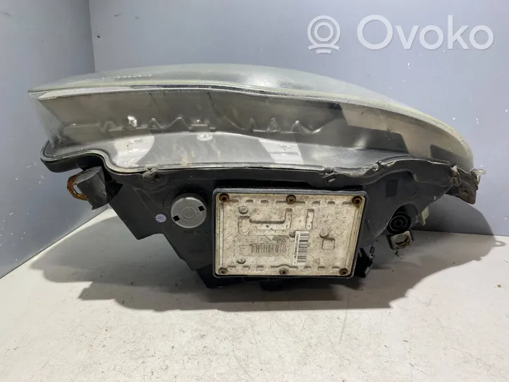 BMW 1 E81 E87 Lampa przednia 6924489