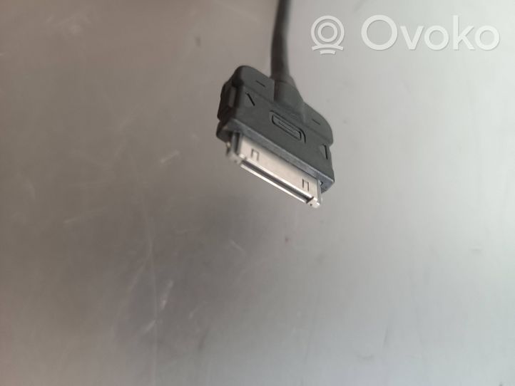 Audi A8 S8 D3 4E Enchufe para conectar el iPod 4F0051510K