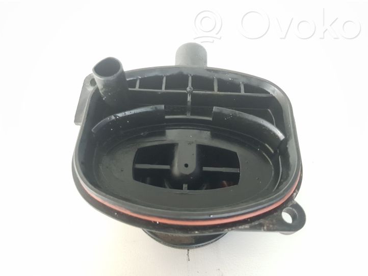 3911170896 Volvo V70 Other engine bay part, 6.00 € | RRR 