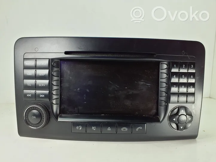 Mercedes-Benz ML W164 Unidad delantera de radio/CD/DVD/GPS A2038270062