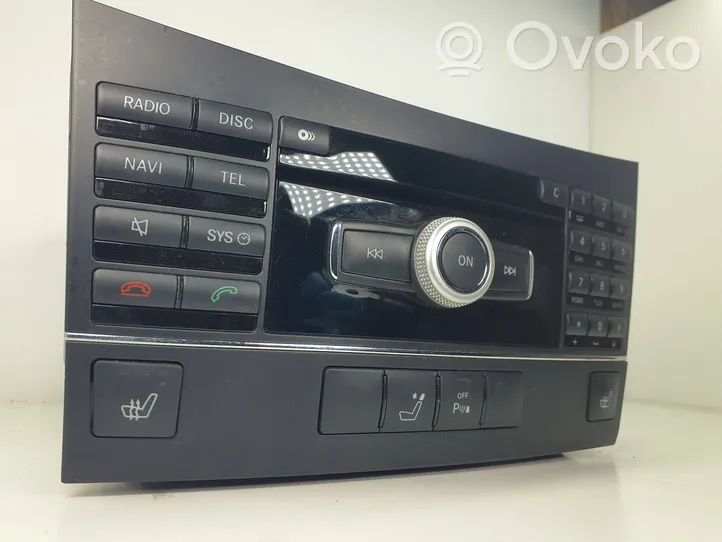 Mercedes-Benz E W212 Panel / Radioodtwarzacz CD/DVD/GPS A2129007005