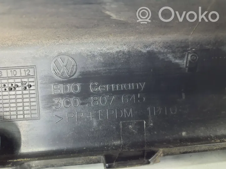 Volkswagen PASSAT B6 Moulure de pare-chocs avant 3C0807645