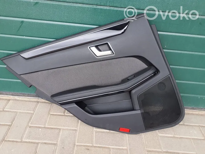 Mercedes-Benz E W212 Rivestimento del pannello della portiera posteriore A2127301122