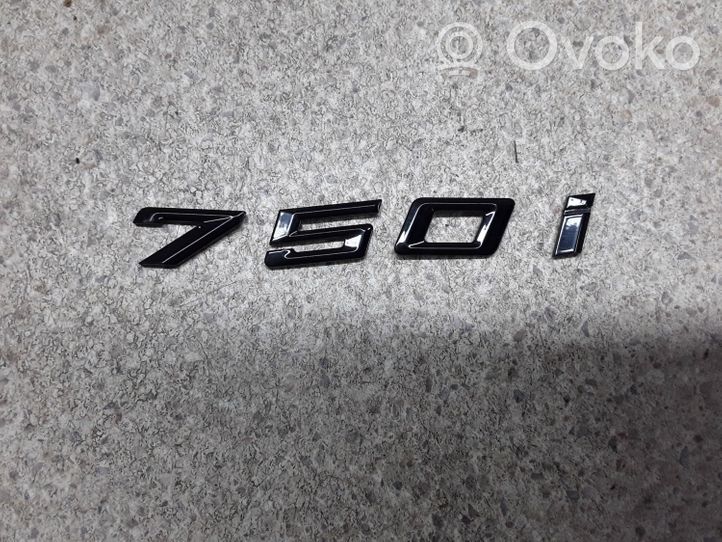 BMW 7 G11 G12 Emblemat / Znaczek tylny / Litery modelu 