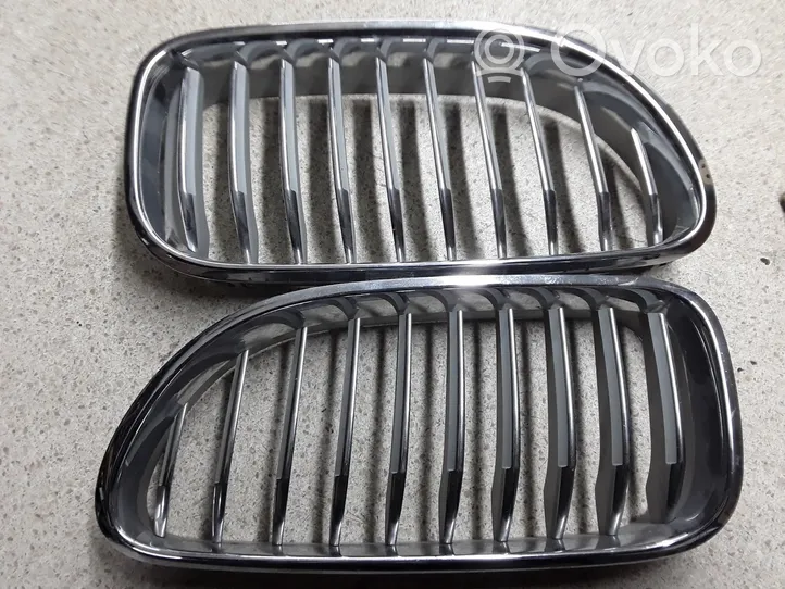 BMW 6 F06 Gran coupe Grille calandre supérieure de pare-chocs avant 7212849