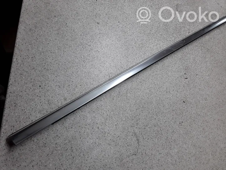 Mercedes-Benz S W222 Rivestimento modanatura del vetro della portiera anteriore A2226730265