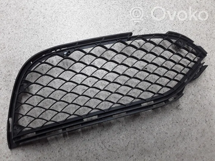 Mercedes-Benz C AMG W205 Grille inférieure de pare-chocs avant A2058852823