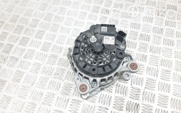 Volkswagen PASSAT B8 Alternator 04C903023L