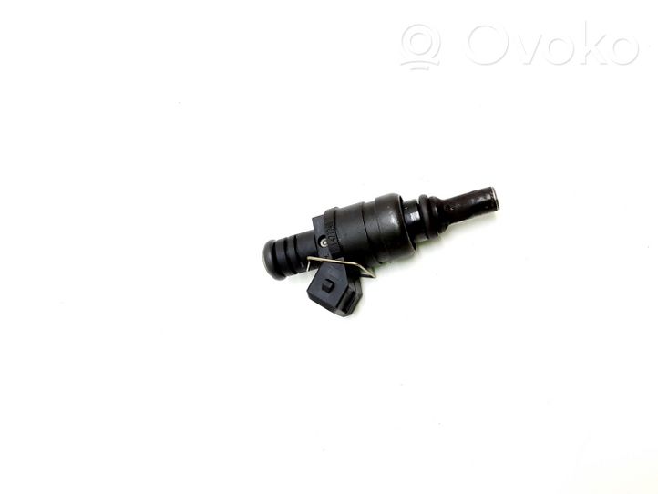 BMW 5 E60 E61 Fuel injector 