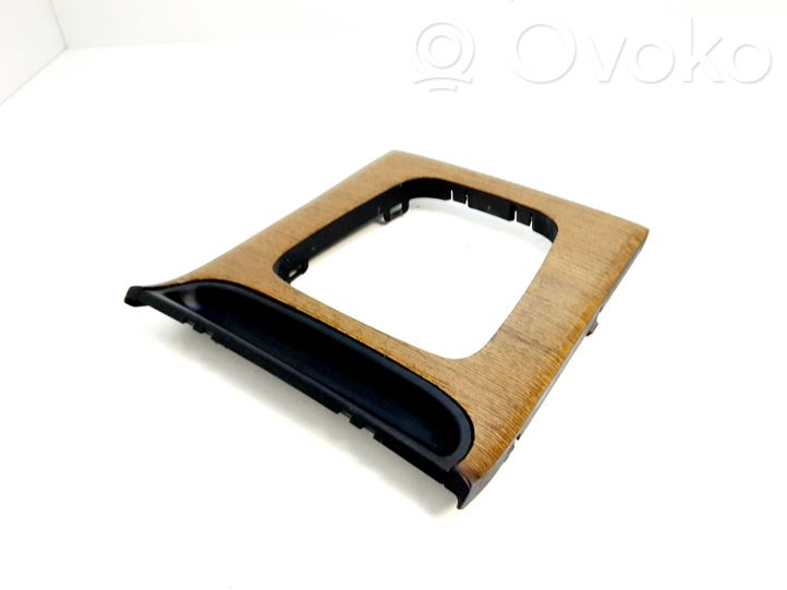 8674923 Volvo XC90 Gear shifter surround trim plastic, 9.90 € | RRR