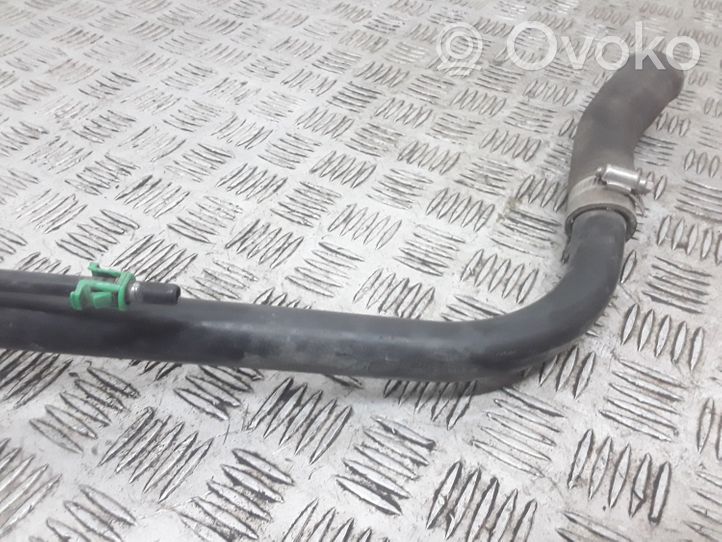 Dodge Grand Caravan Tubo e bocchettone per riempimento serbatoio del carburante P05147