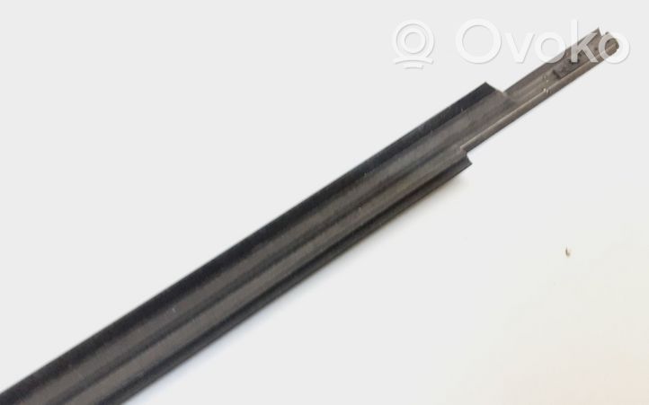 Volvo XC90 Rivestimento modanatura del vetro della portiera anteriore 30634902