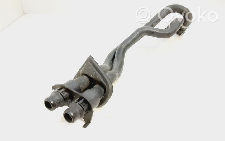 Volvo V70 Tuyau de liquide de refroidissement moteur 6G9118C266CF