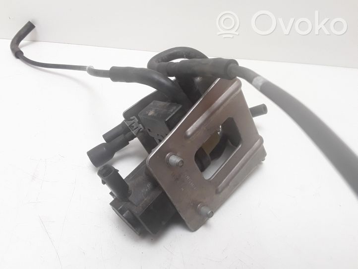 Mercedes-Benz C W205 Valve vacuum A0101531328