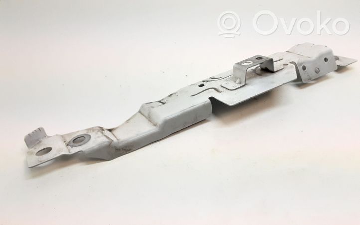 Volvo V90 Cross Country Support de montage d'aile 31416626