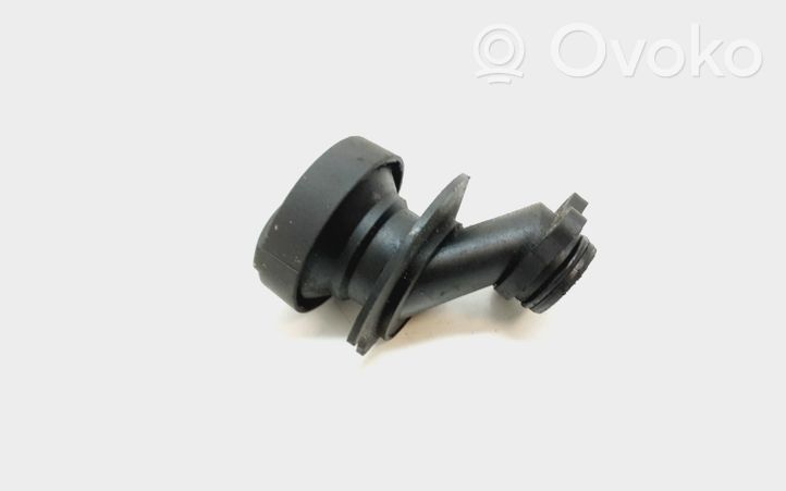 Volvo XC60 Tubo di riempimento dell’olio 31330189