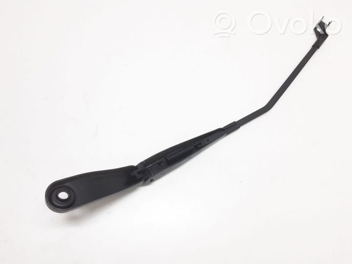 Volvo XC60 Front wiper blade arm 30753526