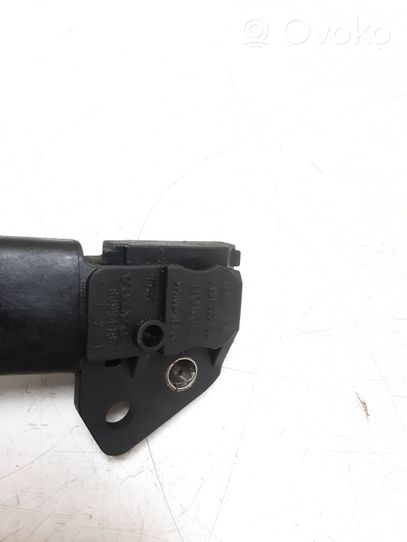 Volvo V50 Sensore di pressione del carburante 8699448