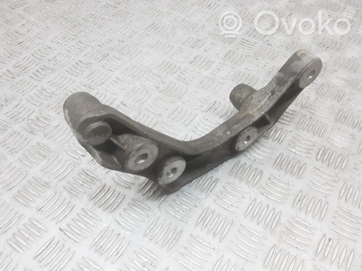 Mercedes-Benz C AMG W205 Support, suspension du moteur A6420140600