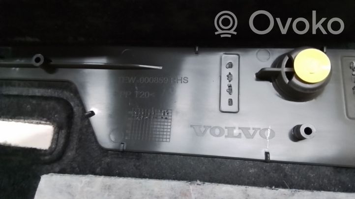 Volvo XC60 Tailgate/boot lid cover trim 