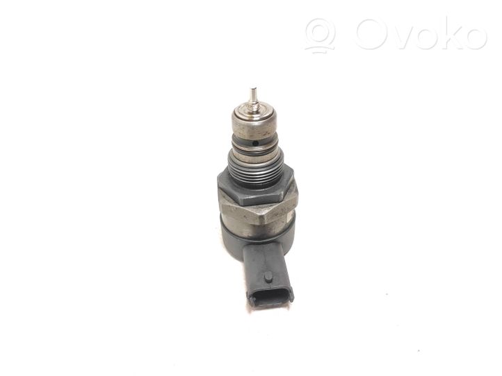 Volvo XC90 Regulator ciśnienia paliwa 30777576