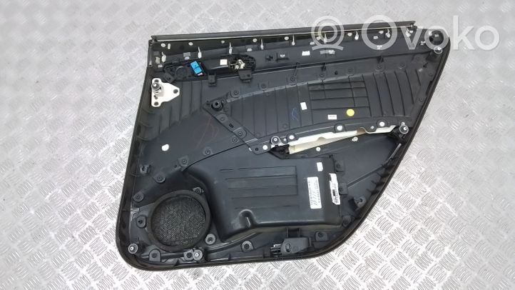 Volkswagen PASSAT B7 USA Takaoven verhoilu 561867211