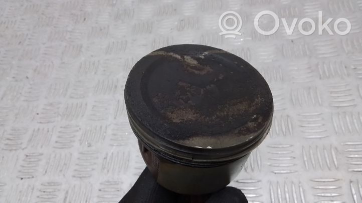 Volvo XC70 Piston avec bielle 