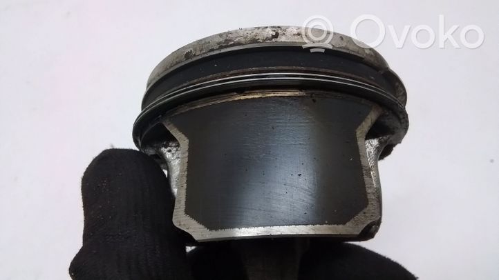 Volkswagen Golf VII Piston avec bielle 06K198401D