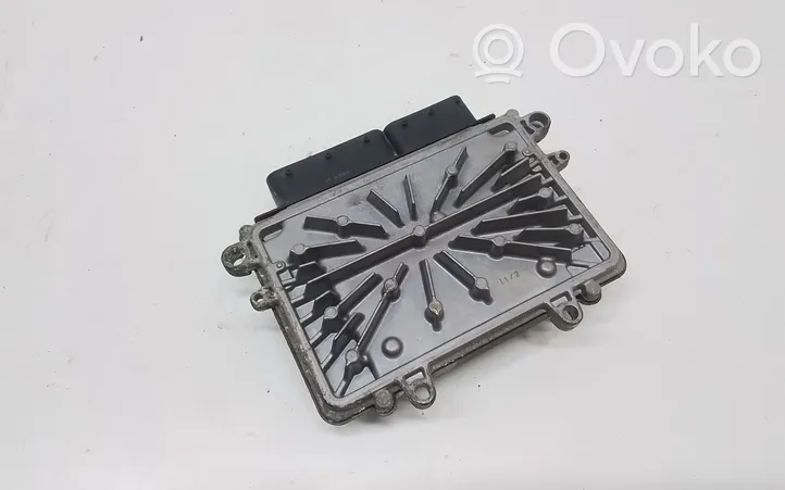 Volvo V50 Engine control unit/module 8667577