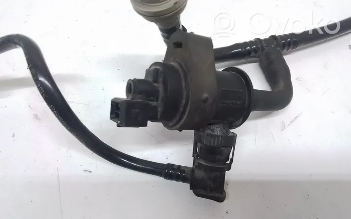 Volvo V50 Vacuum valve 8653909