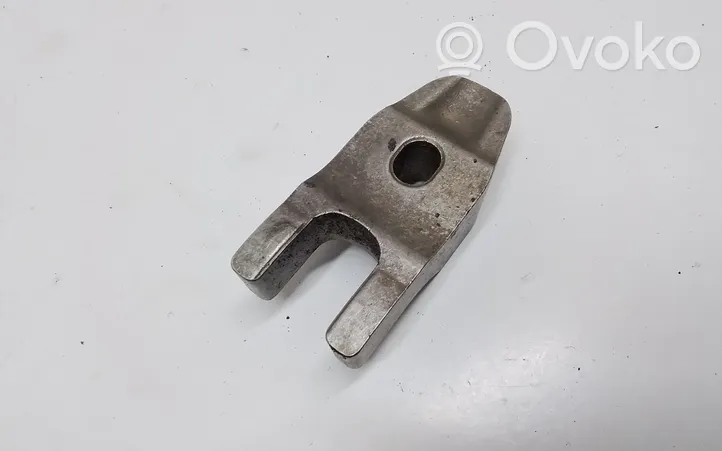 Volvo V70 Support de pince d'injecteur de carburant 