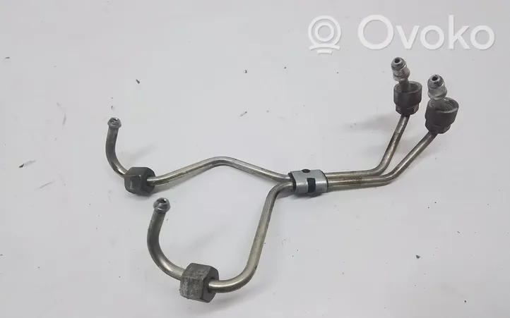 Volvo S60 Fuel injector supply line/pipe 