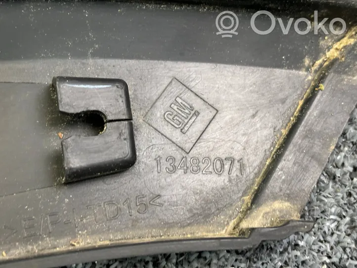 Opel Crossland X Listwa błotnika tylnego 13482071