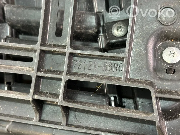 Suzuki Vitara (LY) Grille calandre supérieure de pare-chocs avant 72121-86R0