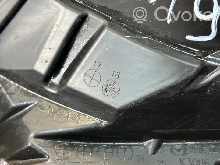 Mazda 3 III Grille de calandre avant BCKP-50041
