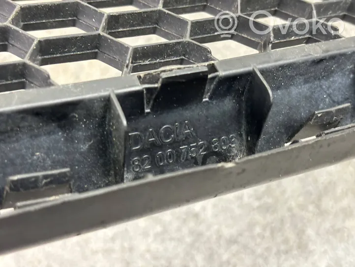 Dacia Logan I Grille inférieure de pare-chocs avant 8200752803