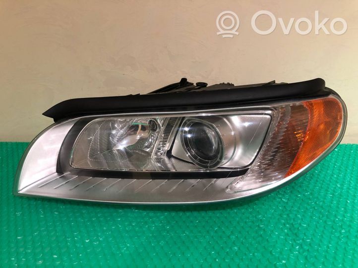 Volvo V70 Lampy przednie / Komplet 31214347