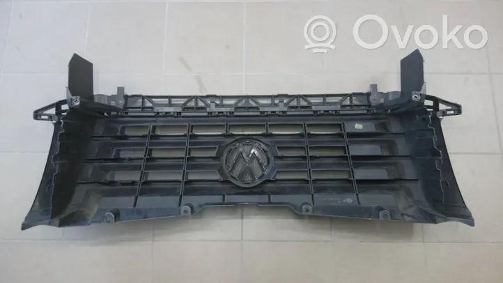 Volkswagen Crafter Верхняя решётка 2E0853653E