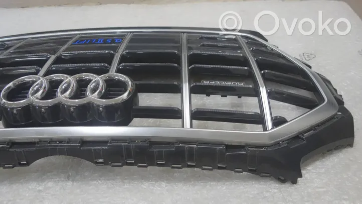 Audi Q5 SQ5 Maskownica / Grill / Atrapa górna chłodnicy 80A853651