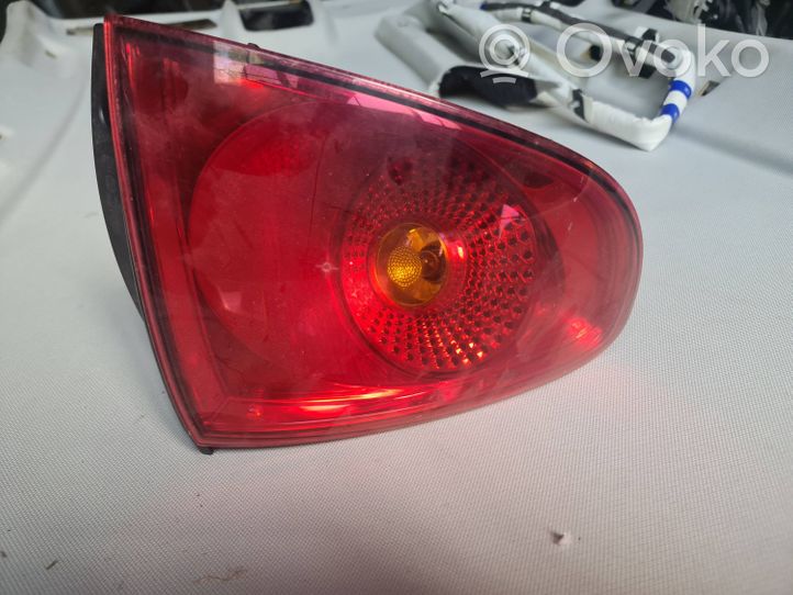 Seat Altea Lampy tylnej klapy bagażnika 5P0945095E