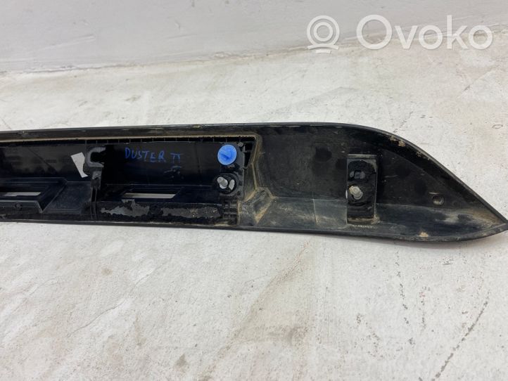 Dacia Duster Listwa pod lampę tylną 848101807R