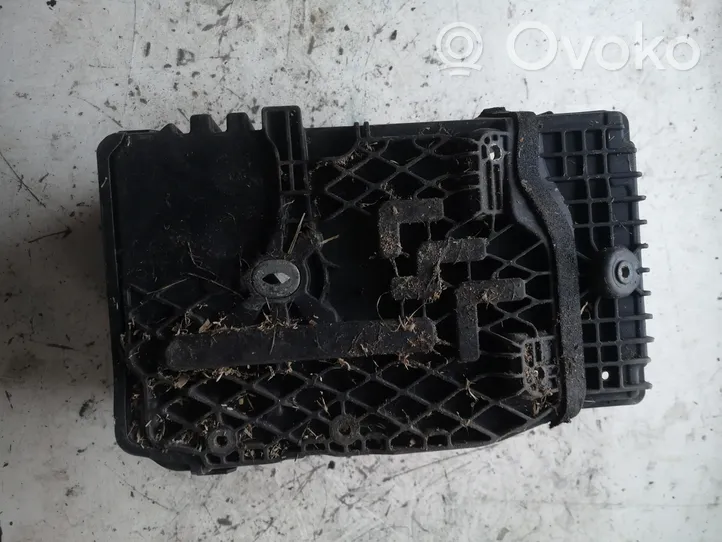 Volvo V70 Battery tray 