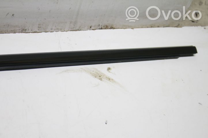 Opel Astra J Rivestimento della portiera anteriore (modanatura) 