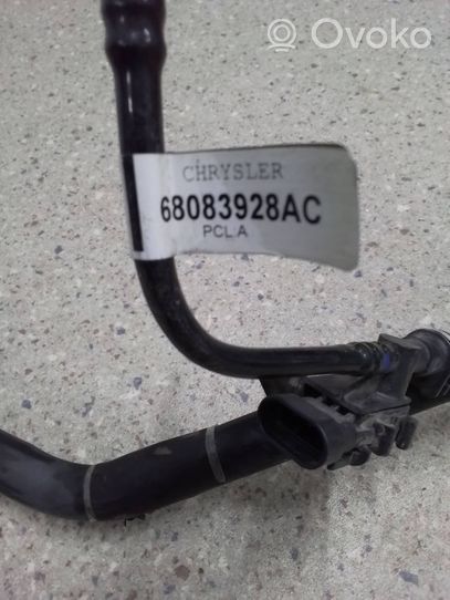 Dodge Challenger Tubo e bocchettone per riempimento serbatoio del carburante 68061727AH