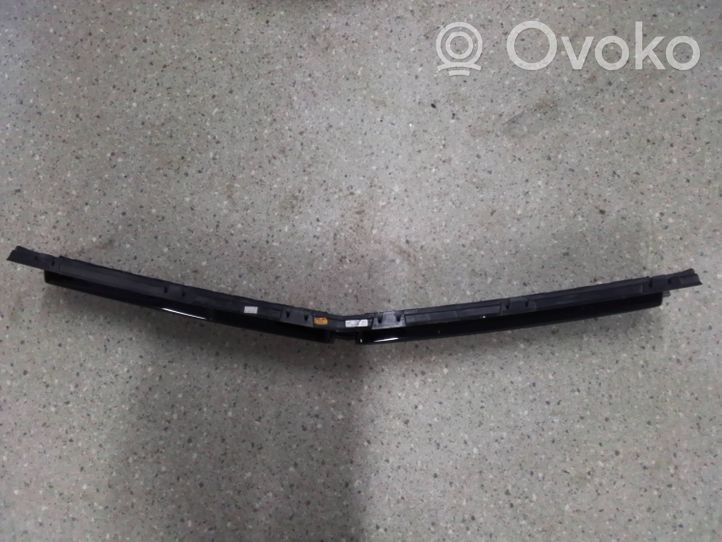 Dodge Challenger Griglia superiore del radiatore paraurti anteriore 9463975