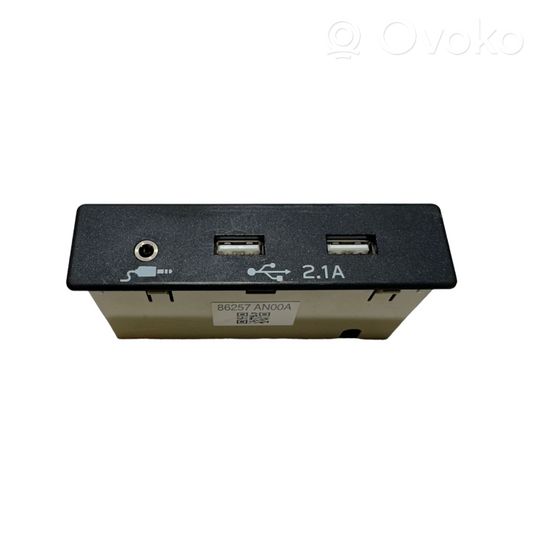 Subaru Outback (BT) Connettore plug in USB 86257AN00A