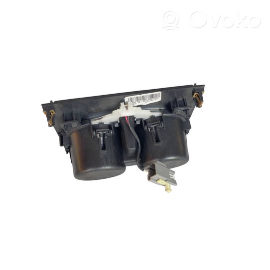 Chrysler 300C Portabicchiere anteriore AE02548DX9002