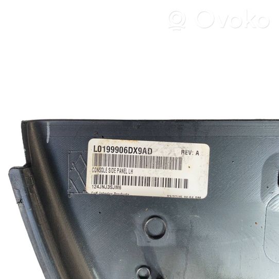 Chrysler 300C Rivestimento laterale della consolle centrale posteriore L0199906DX9AD