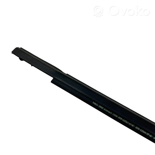 Ford Bronco Rivestimento modanatura del vetro della portiera posteriore M1PBS20562