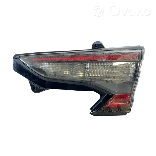 Subaru Outback (BT) Luci posteriori del portellone del bagagliaio 84251AN04C